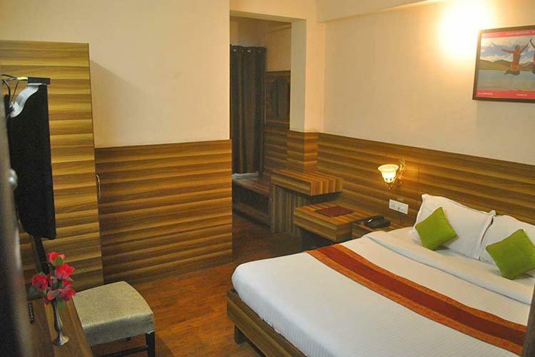 Vijay Palace Hostel Dharamshala Exterior photo