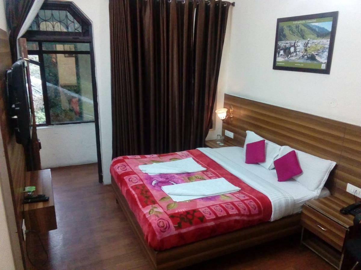 Vijay Palace Hostel Dharamshala Exterior photo